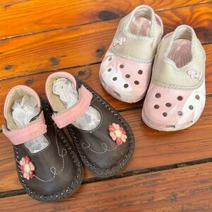 See Kai Run Brown Floral Leather Mary Jane’s & Pink Cinderella Crocs Size 4-5
